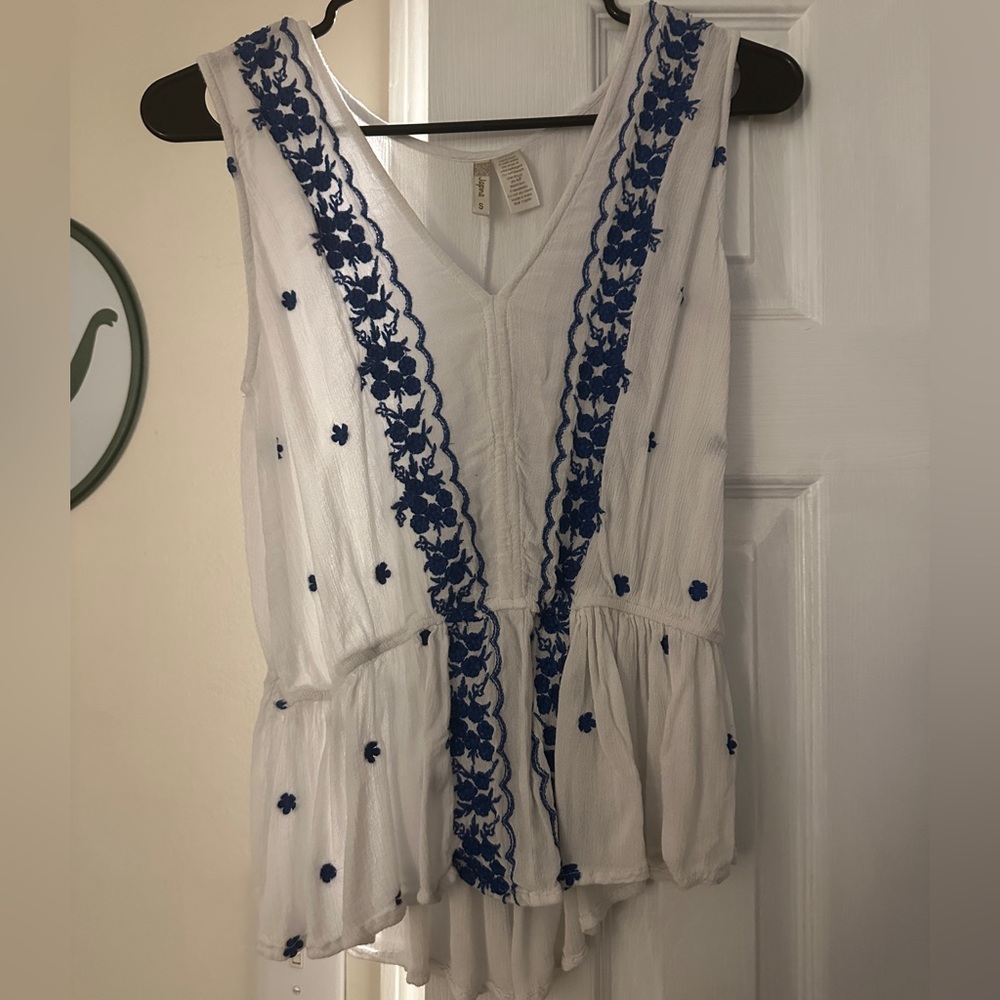 Women’s floral top